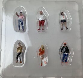 Tarmac 1:64 Car Meet 1 - figuren set