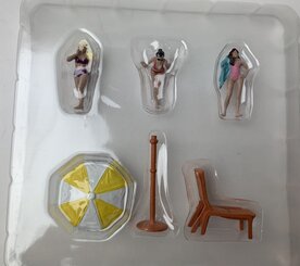 Tarmac 1:64 Beach Girls - figuren set excl. decoration