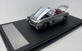 YS Models 1:64 Mercedes Benz 300SL, silver