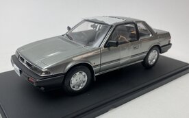 Whitebox 1:24 Honda Prelude 1985 grijs met 2 openingen 