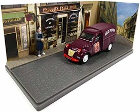 Atlas 1:43 Citroen 2CV  Felix Potin - Petit Utilitaires - burgundy, Diorama