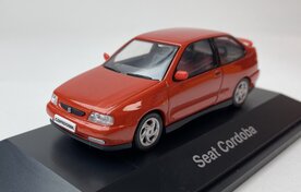 Seat Collection 1:43 SEAT Cordoba 1993 copper metallic, vitrine is beschadig