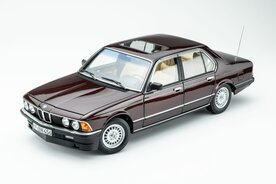 Touring Modelcars 1:18 BMW 745i E23 1984 Burgundy red metalic. Verwacht 11-2026