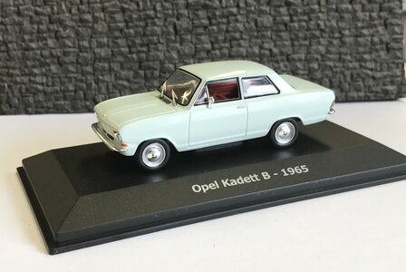 Atlas 1:43 Opel Kadett B 1965 lichtblauw