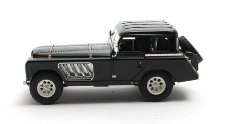 Matrix 1:43 Landrover 109 Bell Aurens longnose gesloten zwart
