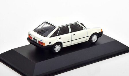 Atlas 1:43 Ford Escort GL 1988 wit in blisterverpakking