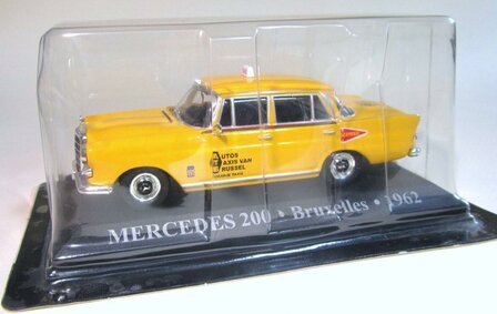 Atlas 1:43 Mercedes Benz 200D &quot;Bruxelles Taxi&quot;1966 geel in bliterverpakking