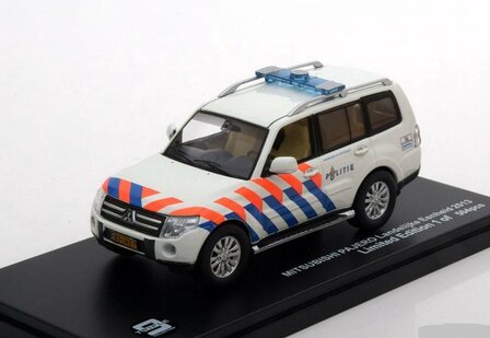 Triple9 1:43 Mitsubishi Pajero Landelijke Eendheid 2013 - Politie Nederland, limited 504 pcs