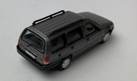 Premium Classixxs 1:87 Opel Kadett E Caravan 1989 grijs