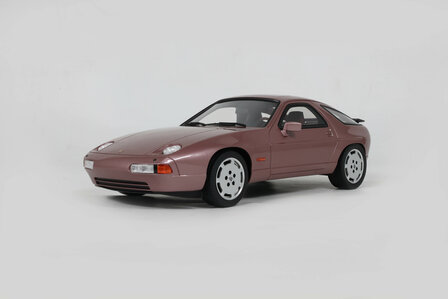 GT Spirit 1:18 Porsche 928 S Pink 1980. Levering 12-2025