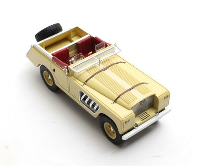 Matrix 1:43 Land Rover 109 Bell Aurens longnose open geel. Individueel genummerd  - Limited 100 pcs