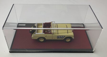 Matrix 1:43 Land Rover 109 Bell Aurens longnose open geel. Individueel genummerd  - Limited 100 pcs