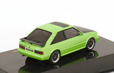 IXO 1:43 Ford Escort MK4 XR3i 1990 groen zwart