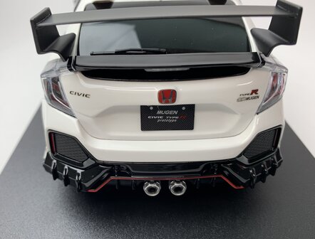 Pop Race 1:18 Honda Civic - FK8 Mugen Civic Type R - White, with figur inside - incl vitrine in luxe verpaking - RHD
