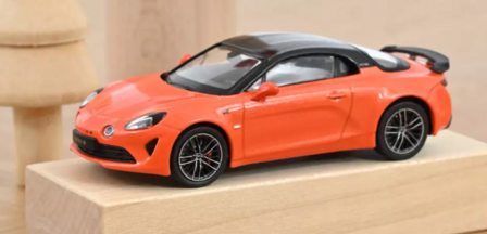 Norev 1:43 Alpine A110 S Pack Aero 2022 Fire Orange in vitrine