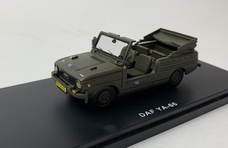 Golden Oldies 1:43 Daf YA-66 open legergroen resin model - in QSP verpakking