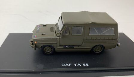 Golden Oldies 1:43 Daf YA-66 dicht legergroen resin model