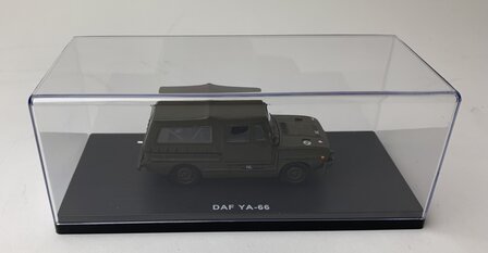 Golden Oldies 1:43 Daf YA-66 dicht legergroen resin model
