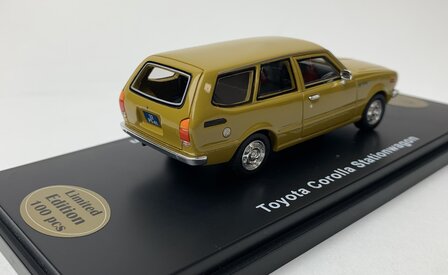 Golden Oldies 1:43 Toyota Corolla Stationwagon geelbruin  - resin model - Limited 100 pcs