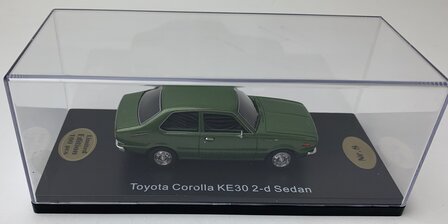 Golden Oldies 1:43 Toyota Corolla KE30 2-d Sedan groen  - resin model - Limited 100 pcs