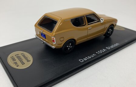 Golden Oldies 1:43 Datsun 100A Station goud - resin model - Limited 100 pcs