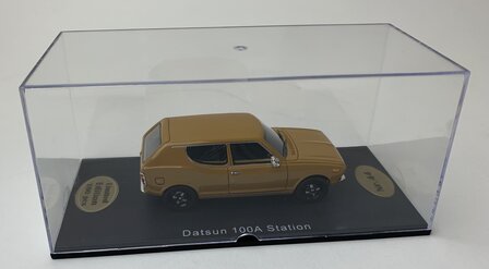 Golden Oldies 1:43 Datsun 100A Station goud - resin model - Limited 100 pcs