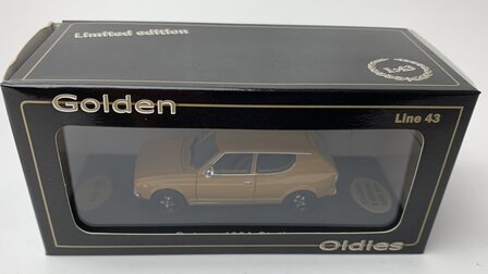 Golden Oldies 1:43 Datsun 100A Station goud - resin model - Limited 100 pcs