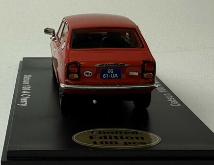 Golden Oldies 1:43 Datsun 100 A Cherry rood resin model - Limited 100 pcs