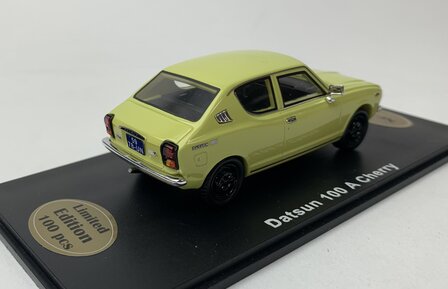 Golden Oldies 1:43 Datsun 100 A Cherry geel resin model - Limited 100 pcs