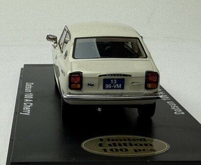 Golden Oldies 1:43 Datsun 100 A Cherry wit resin model - Limited 100 pcs