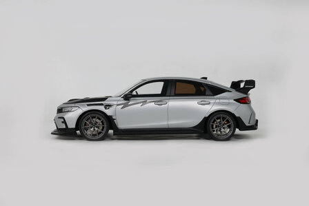 Otto Mobile 1:18 Honda Civic Type R Mugen Group B Mate silver 2024. Levering 12-2025