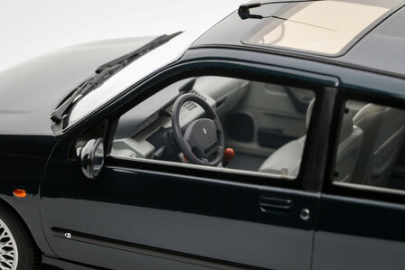 Otto Mobile 1:18 Renault Clio Baccara 1.8 Abyss Green 1995. Levering 10-2025