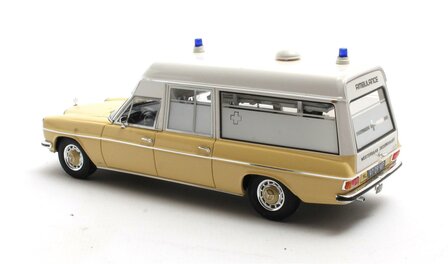 Matrix 1:43 Mercedes Benz V114 Visser ambulance Westerbaan Dedemsvaart &#039;68-&#039;73. Verwacht Q3