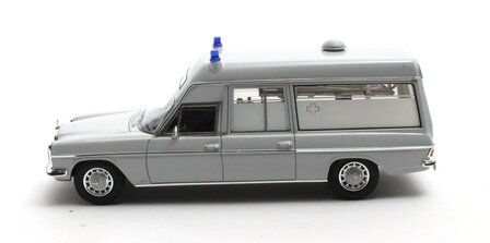 Matrix 1:43 Mercedes Benz V114 Visser ambulance grijs &#039;69-&#039;73. Verwacht Q3