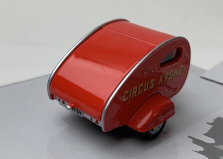 Cararama 1:43 Caravan - Circus Krone - rood in windowbox
