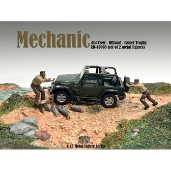 American Diorama 1:43 Mechanic Crew 4x4 Camel Trophy Metal Figures set no 3 - set 2 figuren, excl. auto