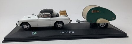 Cararama 1:43 MG B cabriolet met Caravan wit groen