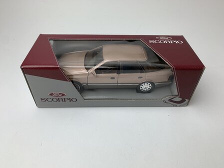 Schabak 1:24 Ford Scorpio, brons with chrome wheels