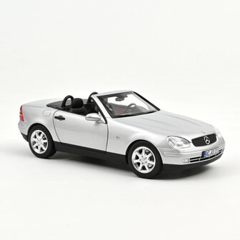 Norev 1:18 Mercedes Benz SLK 1996 Brillant Silver 2024. Levering 09-2025