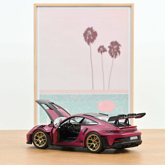 Norev 1:18 Porsche 911 GT3 RS w/Weissach Pack 2022 Ruby Star. Levering 09-2025