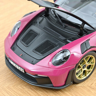 Norev 1:18 Porsche 911 GT3 RS w/Weissach Pack 2022 Ruby Star. Levering 09-2025
