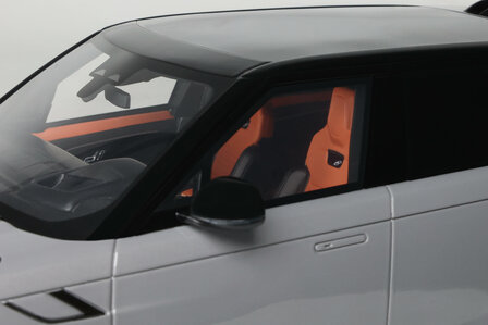 GT Spirit 1:18 Range Rover Sport SV Edition Two grey 2024. Levering 02-2026