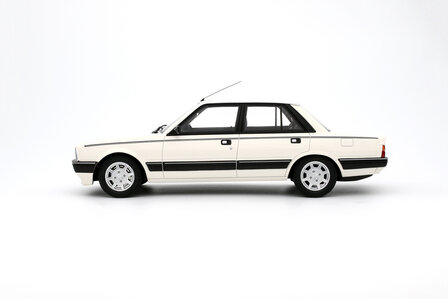 Otto Mobile 1:18 Peugeot 505 V6 Blance Meije 1989 wit