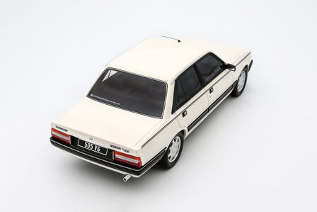 Otto Mobile 1:18 Peugeot 505 V6 Blance Meije 1989 wit