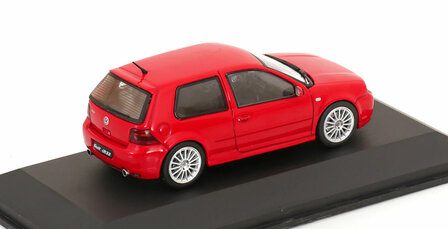 Solido 1:43 Volkswagen Golf IV R32 - 4 Motion AWD 2023 rood