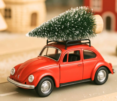 Norev 1:43 Volkswagen Beetle 1973 Christmas rood Jet-car in windowbox. Verwacht 11-2025