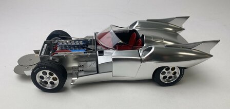 Schwyn Haas 1:18 Speed Racer Silver Metallic Version - Features 
