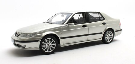 Cult Models 1:18 Saab 9-5 Turbo Aero silver metallic 1998