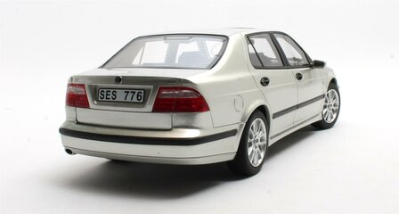 Cult Models 1:18 Saab 9-5 Turbo Aero silver metallic 1998