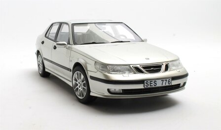 Cult Models 1:18 Saab 9-5 Turbo Aero silver metallic 1998